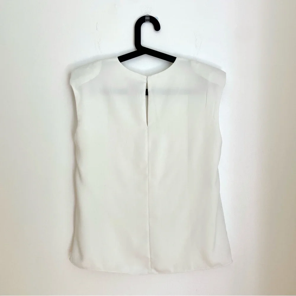 H&M // white blouse - Picture 2 of 4